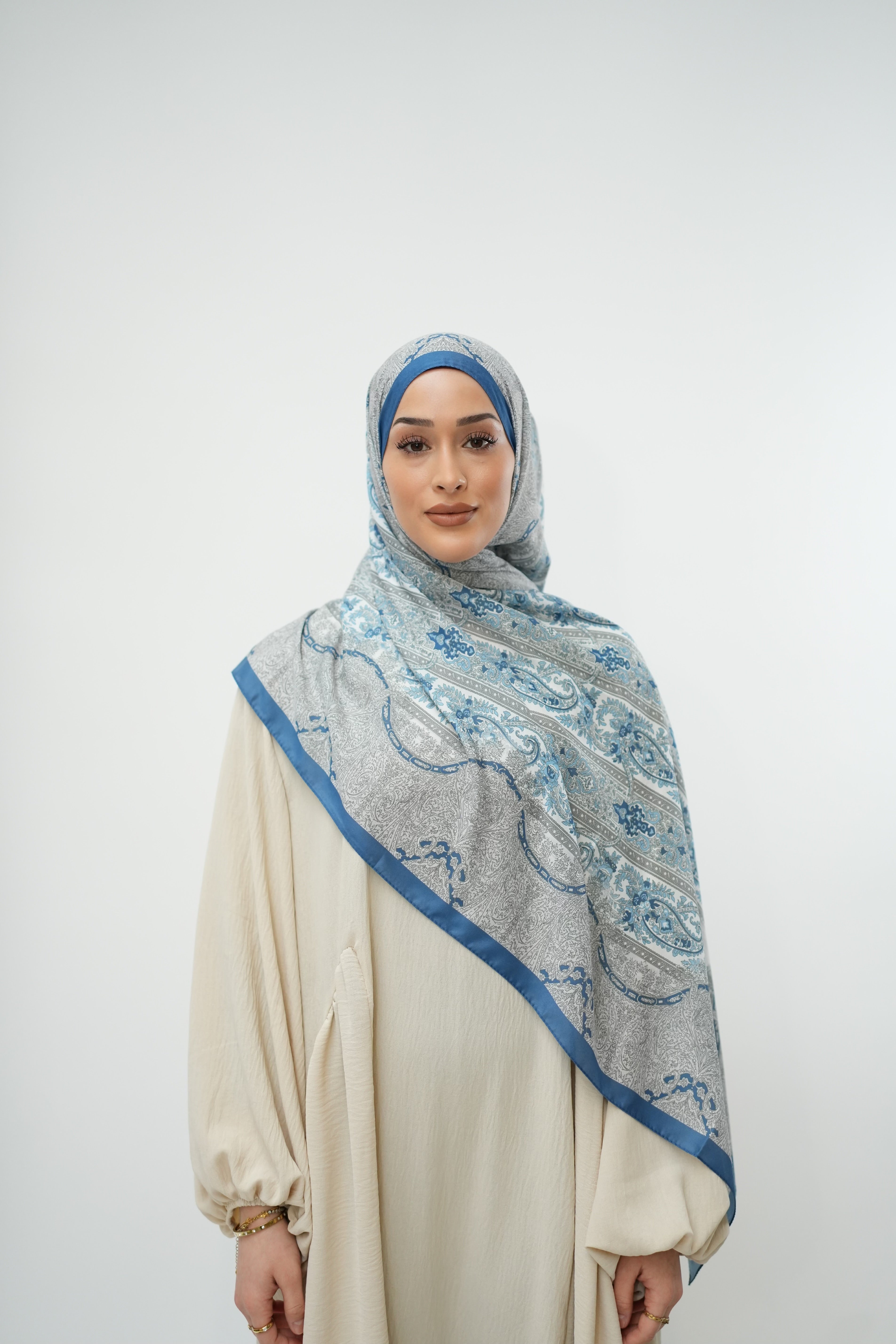 ORIENTAL VEIL ROYALBLAU