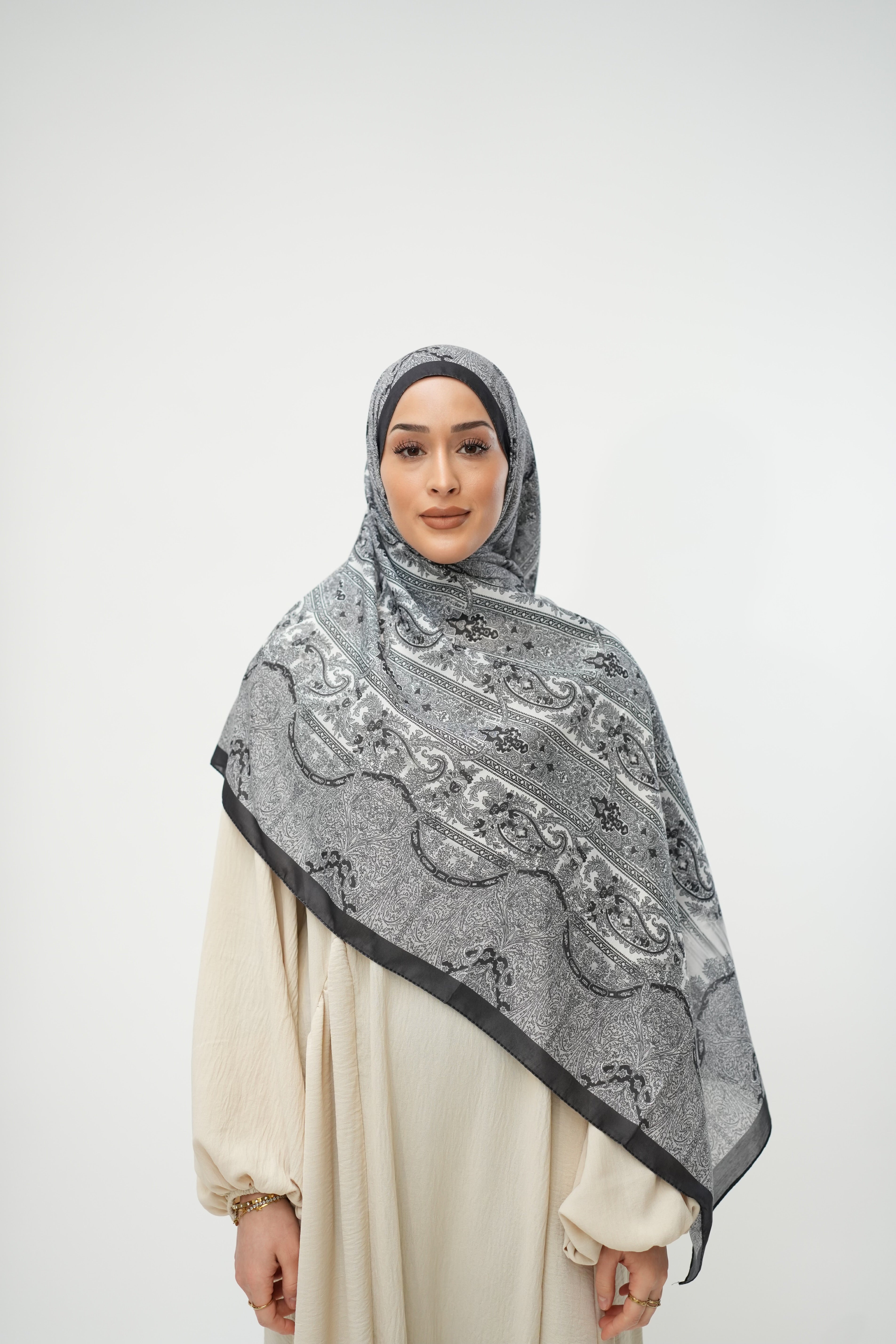 ORIENTAL VEIL SCHWARZ