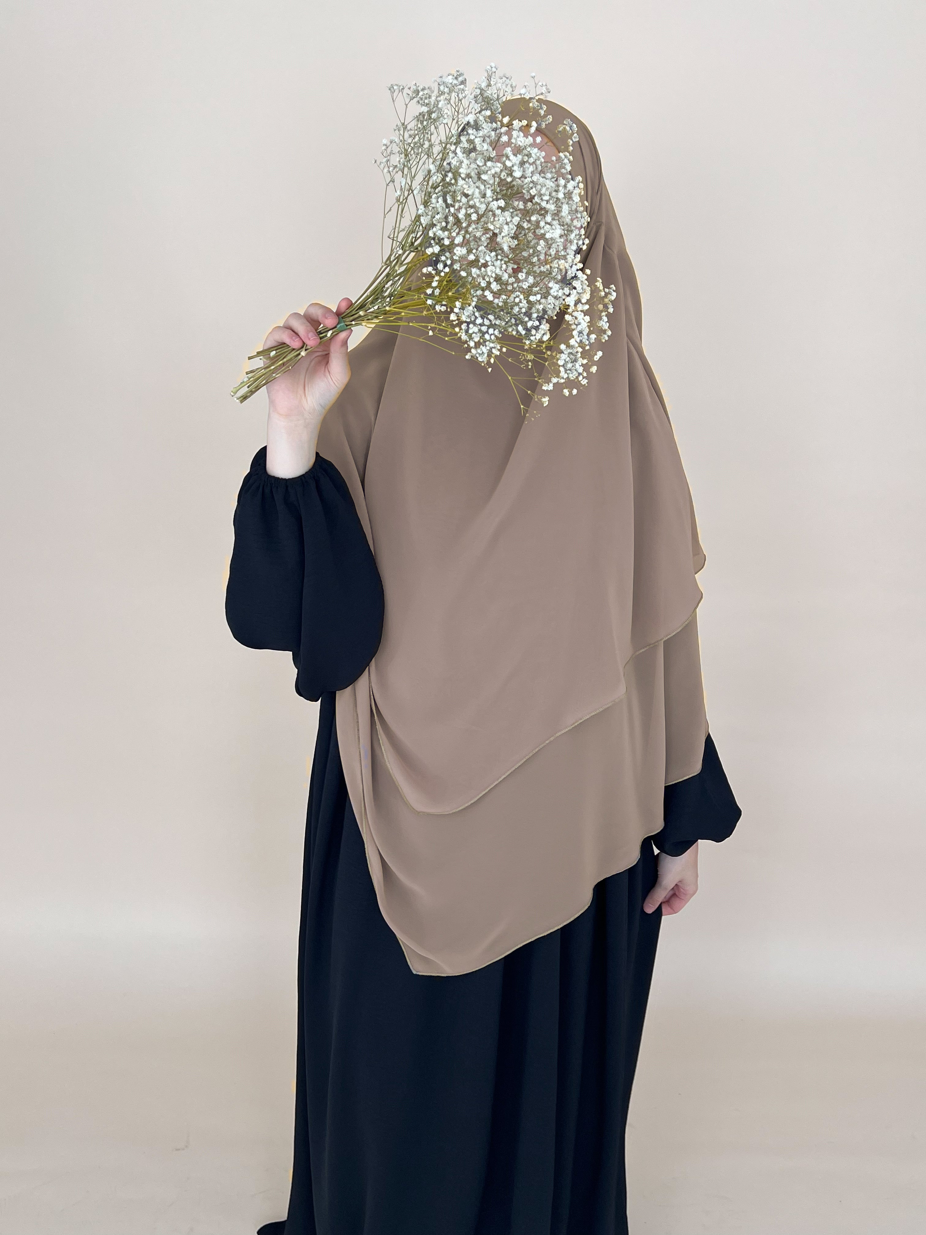 KHIMAR DREILAGIG KARAMELL