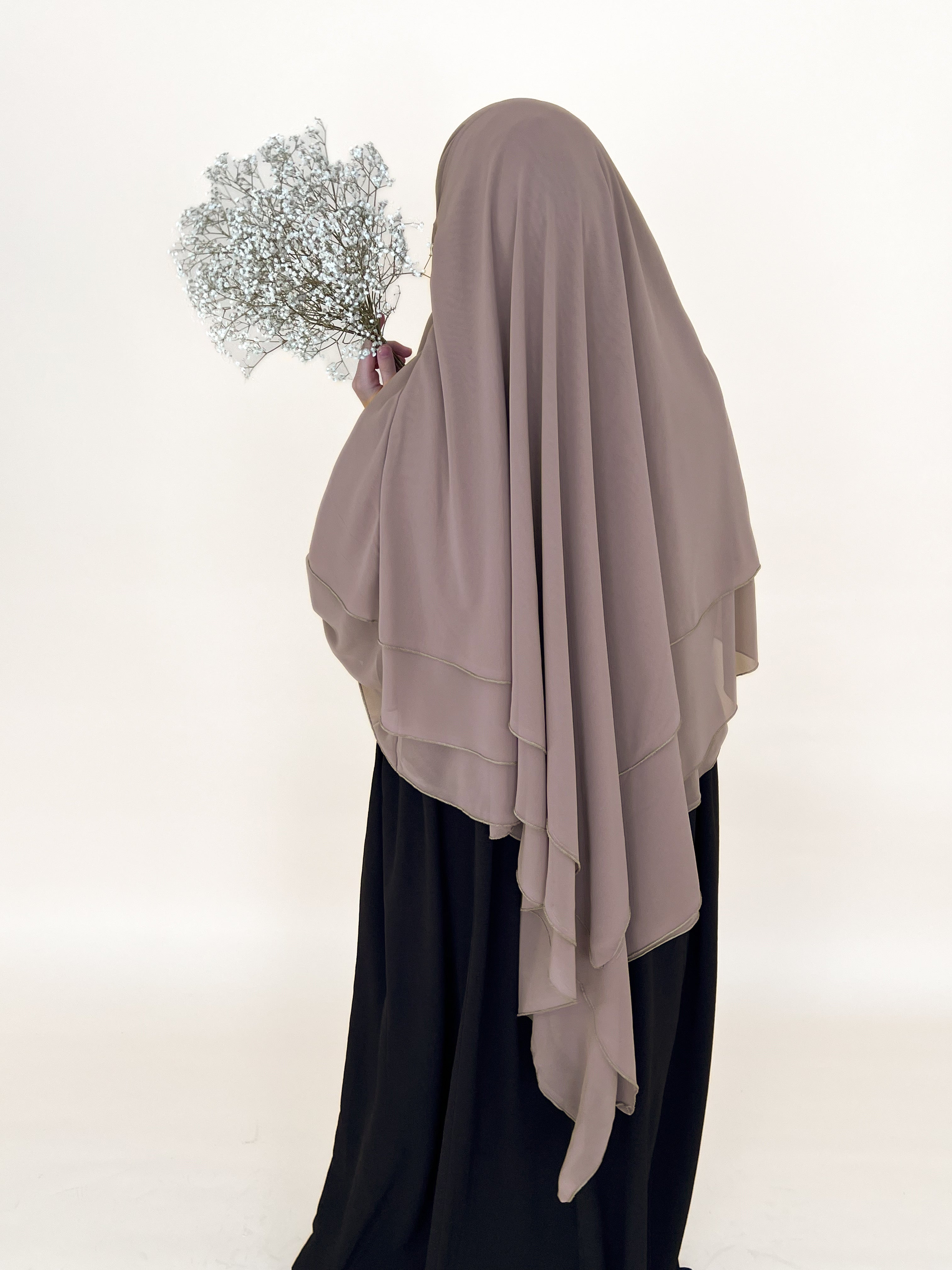 KHIMAR DREILAGIG KARAMELL