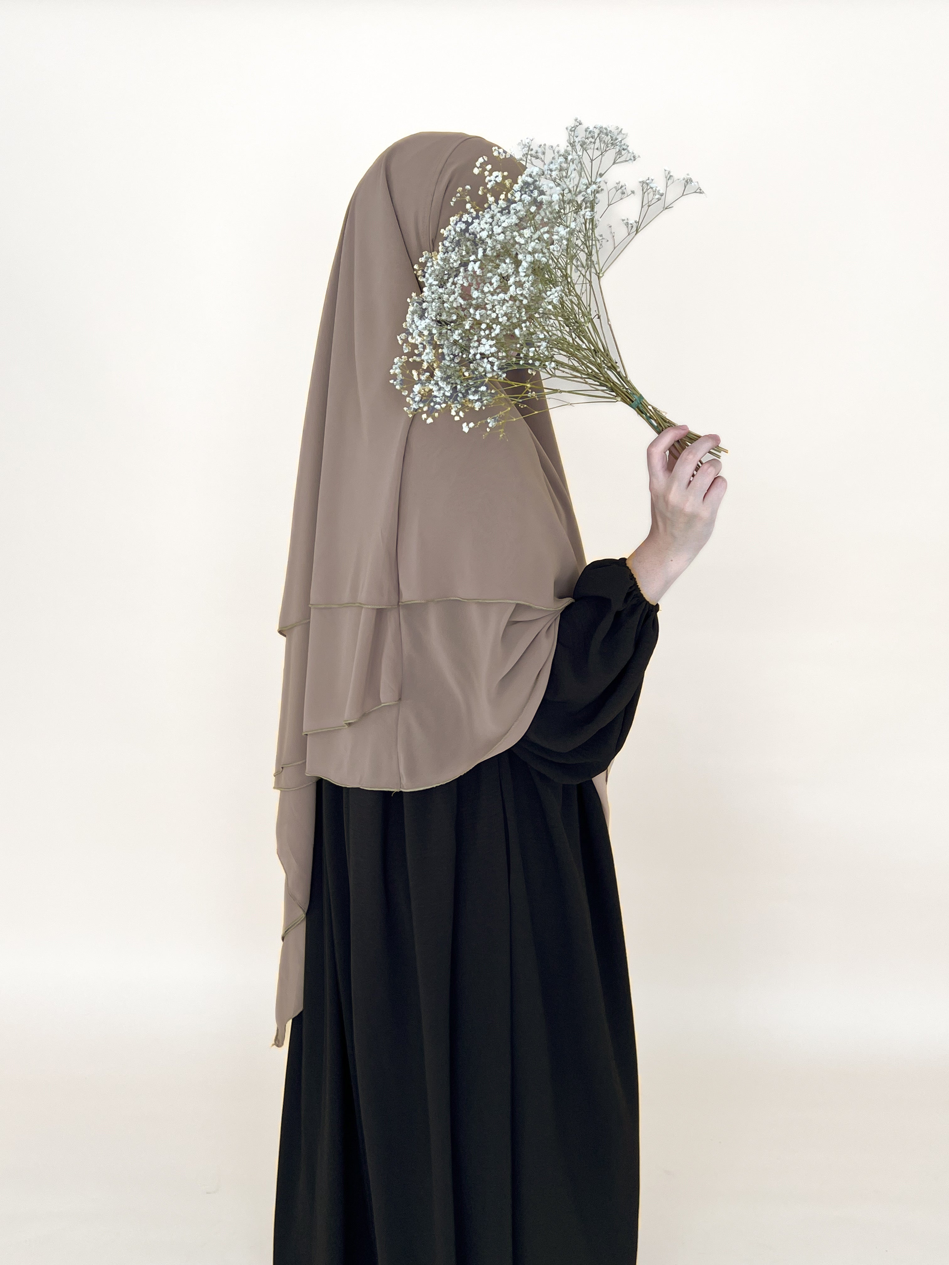 KHIMAR DREILAGIG KARAMELL