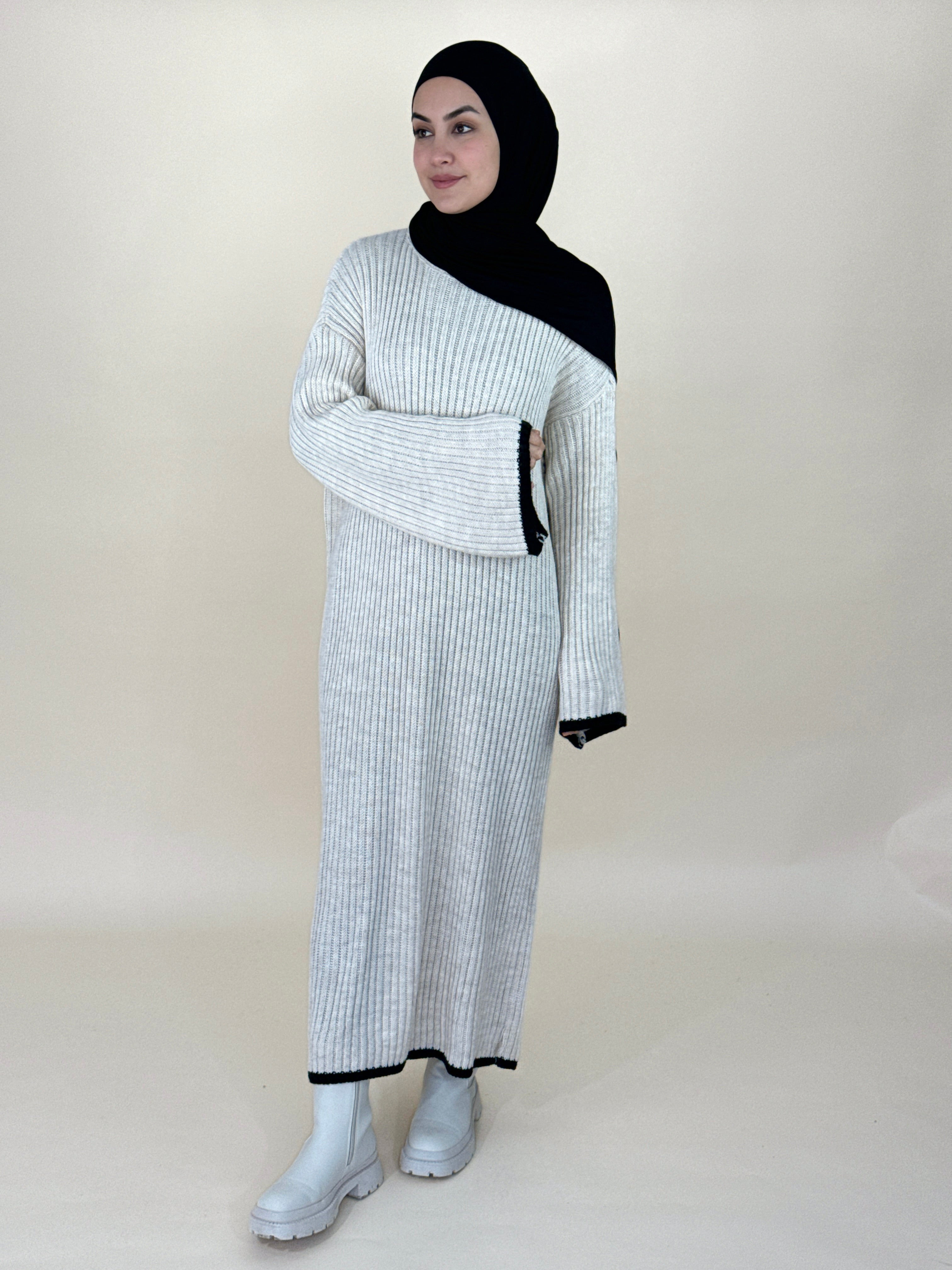 COZY STRICKKLEID BEIGE