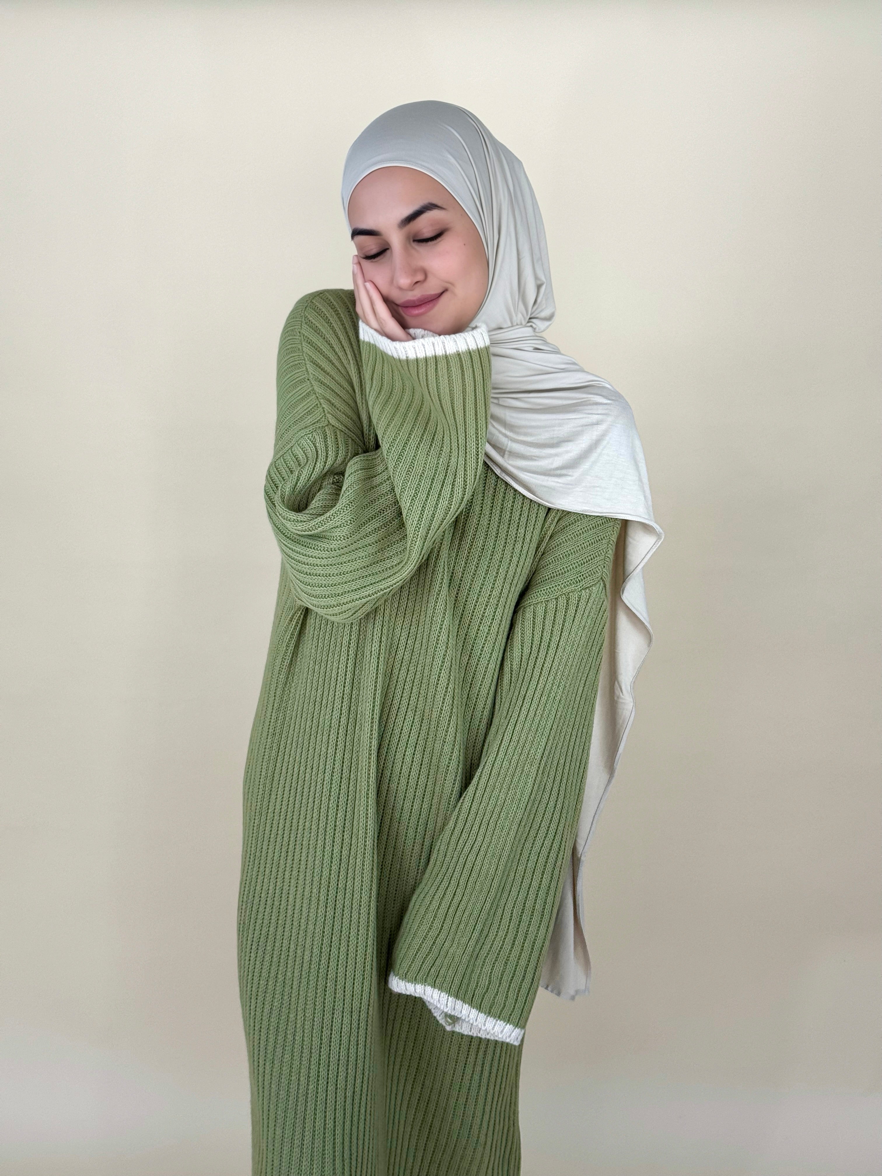 COZY STRICKKLEID OLIVE