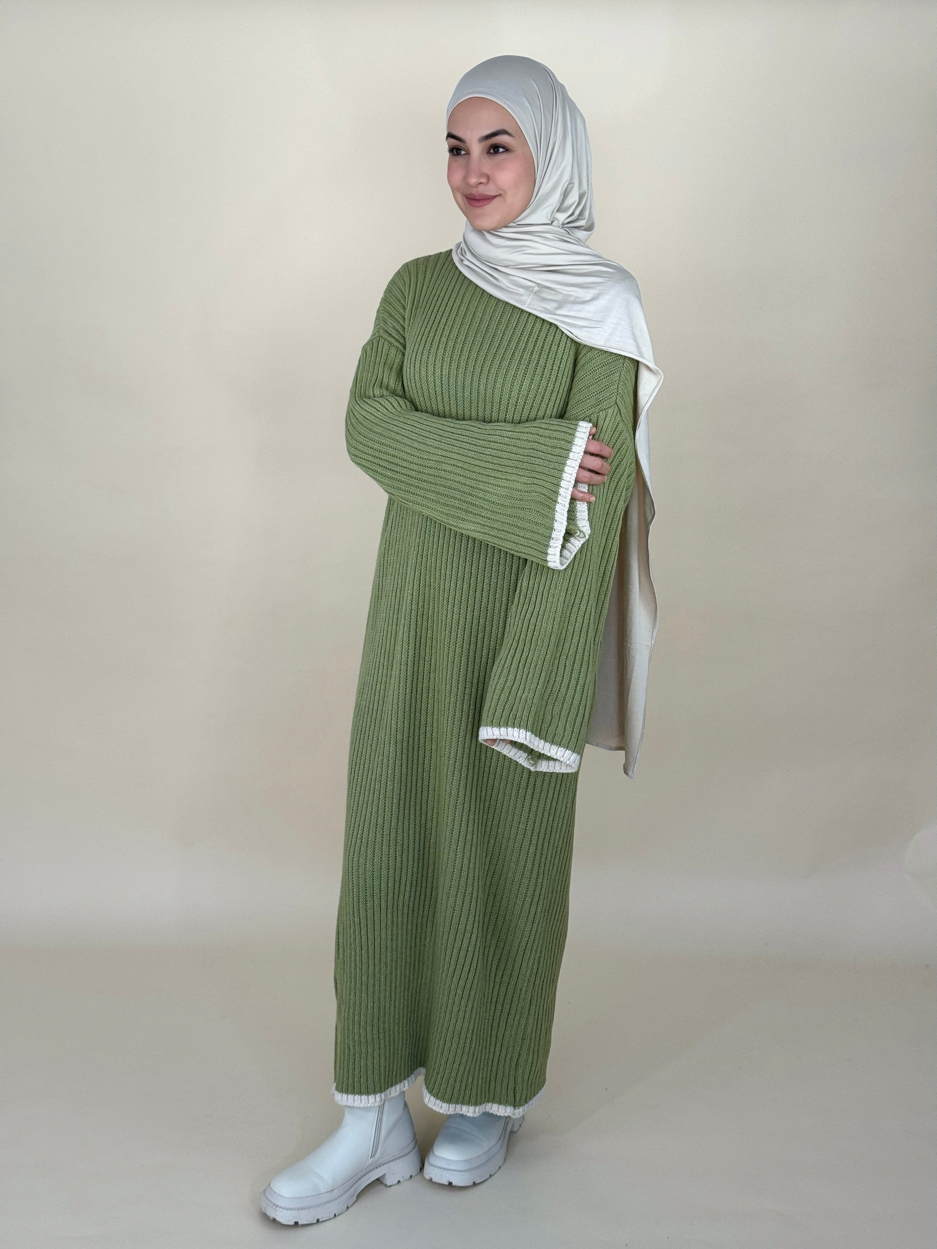 COZY STRICKKLEID OLIVE